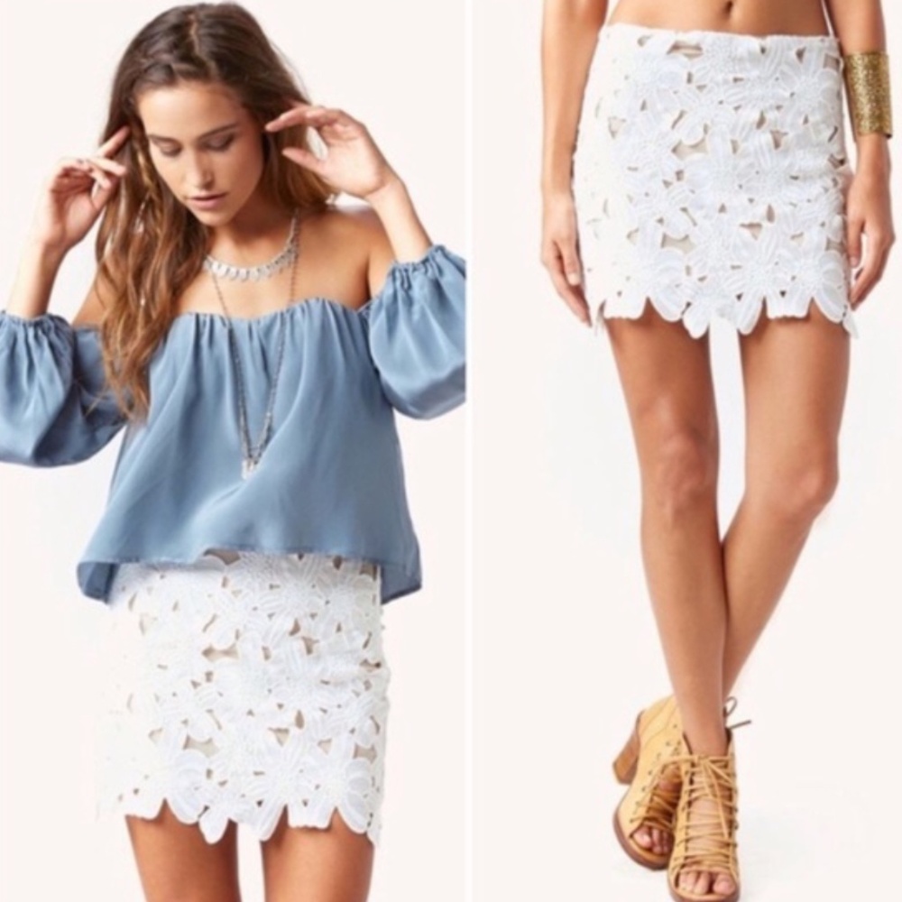 Stone Cold Fox LA Ohio White/Nude Lace appliqué mini skirt silk lined XS/S